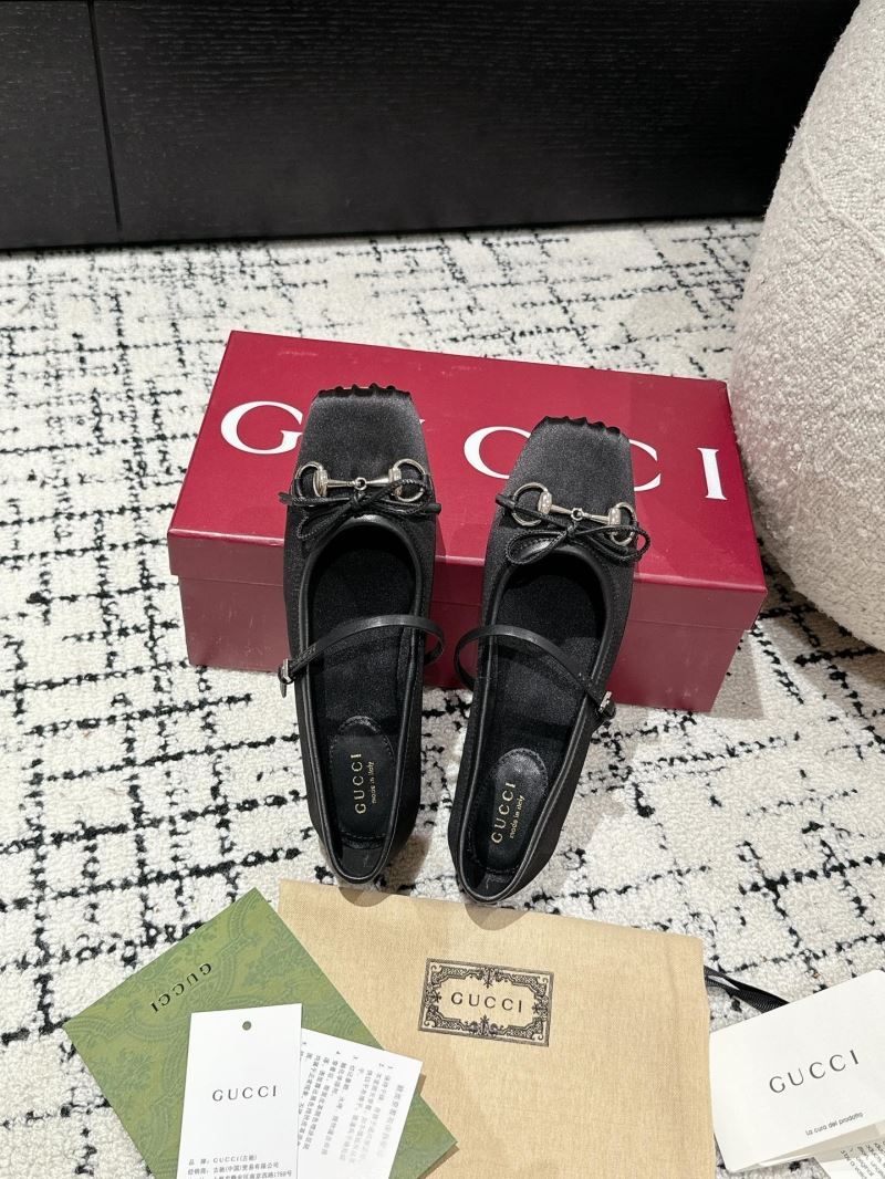 Gucci Flat Shoes